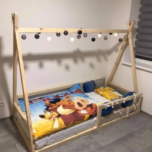 Montessori teepee posteľ so zábranami